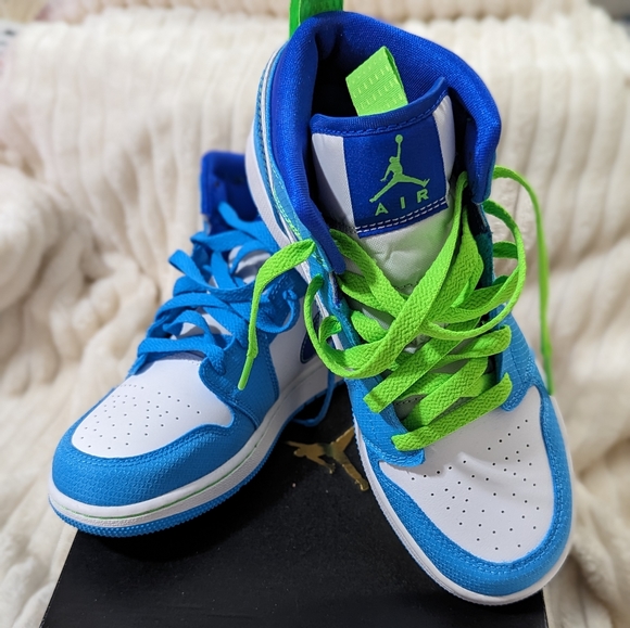 Nike Dunks High Top - Picture 2 of 2